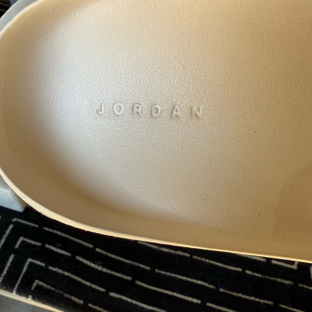 Jordan Cream Slide Sandals with Minimalist Design - Picture 3 of 6